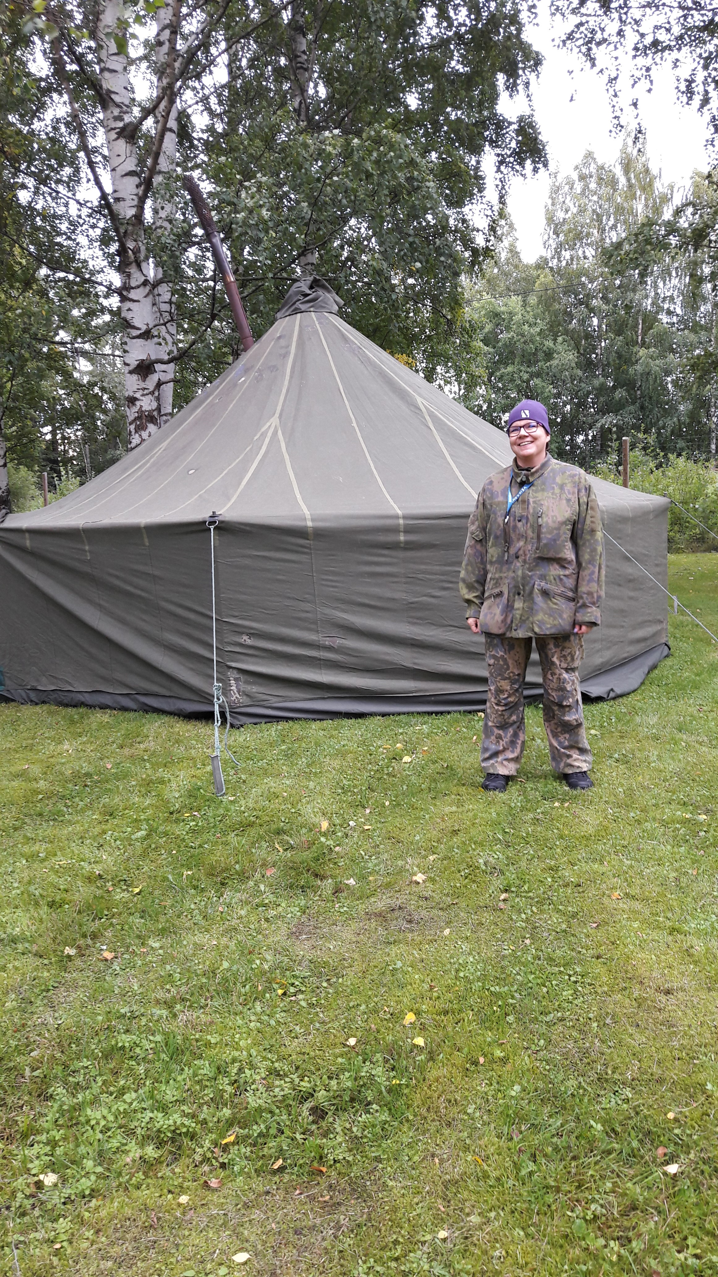 Kuusamolainen Sanna Laihola-Baas lähti mukaan NASTA-harjoituksiin heti kun kuuli niistä. Hänen mielestään harjoituksissa oppii kansalaistaitoja, joita jokainen nainen tarvitsee monissa arkisissa tilanteissa. Harjoituksissa yövytään usein puolijoukkueteltoissa, jotka kootaan yhdessä.
