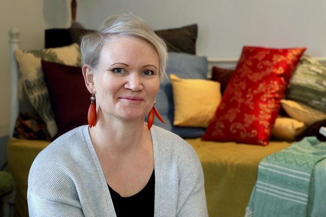 Mielipidekirjoituksestaan Heli Rämäkkö on saanut paljon positiivista palautetta. – Tuki on ollut sydäntä lämmittävää, Rämäkkö kiittelee. KUVA: HEIKKI HAKANEN