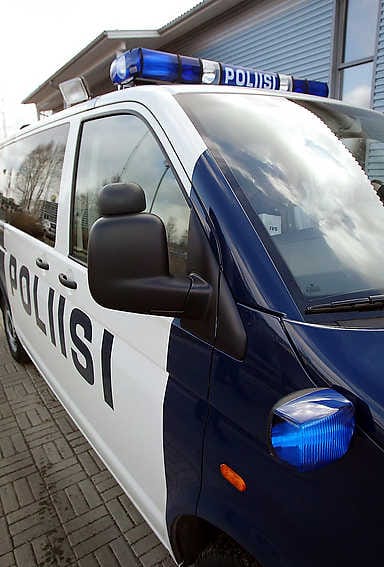 Nuoret törmäilivat poliisiautoihin Rovaniemellä.