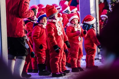Laita tonttulakki päähän perjantaina – Rovaniemen joulukuu käynnistyy Tonttulakkipäivällä ja päiväkotilasten Tonttukarusellilla