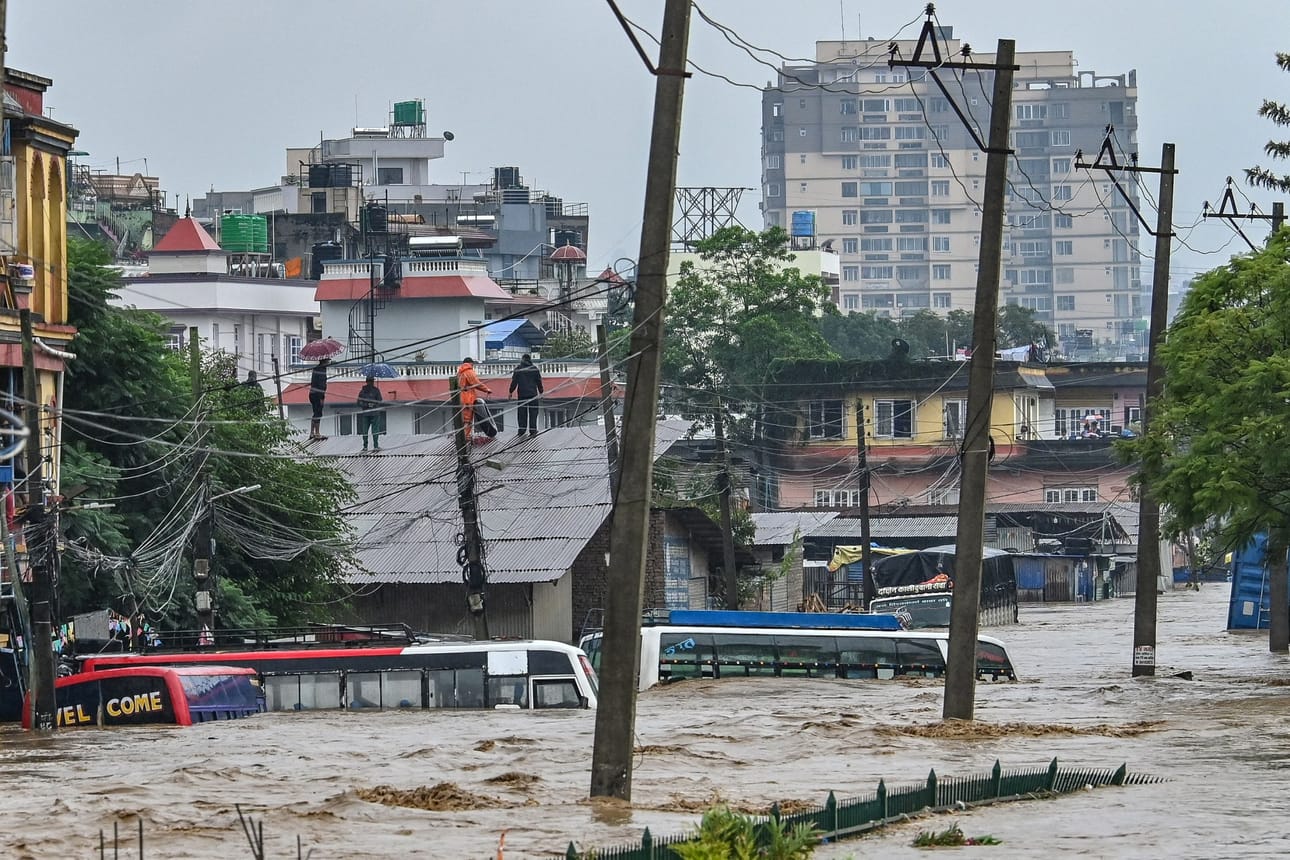 Nepalin itä- ja keskiosat ovat kärsineet perjantaista alkaen tulvista. LEHTIKUVA / AFP