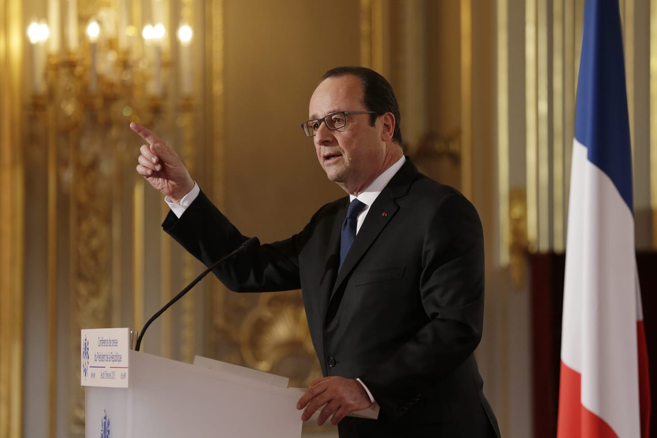 epa04604394 French President Francois Hollande gestures as he answers a question during his biannual press conference at the Elysee Palace in Paris, France, 05 February 2015. President Hollande holds his first press conference since the terrorist attack that ended on 10 January with 17 people killed at French satirical magazine Charlie Hebdo and the siege of a Jewish supermarket. EPA/PHILIPPE WOJAZER / POOL MAXPPP OUT BY: ALL OVER PRESS / EPA-PHOTO CODE: EPAXX8