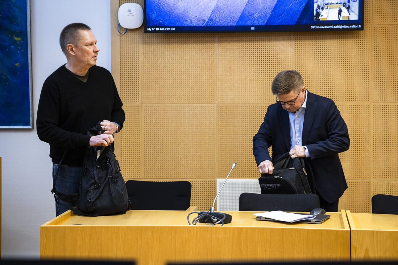 RoPS-käräjät käytiin Lapin käräjäoikeudessa toukokuussa. Palloseuran entistä puheenjohtaja-toimitusjohtajaa Risto Nivaa (vas.) syytettiin törkeästä kavalluksesta ja maksuvälinepetoksesta.