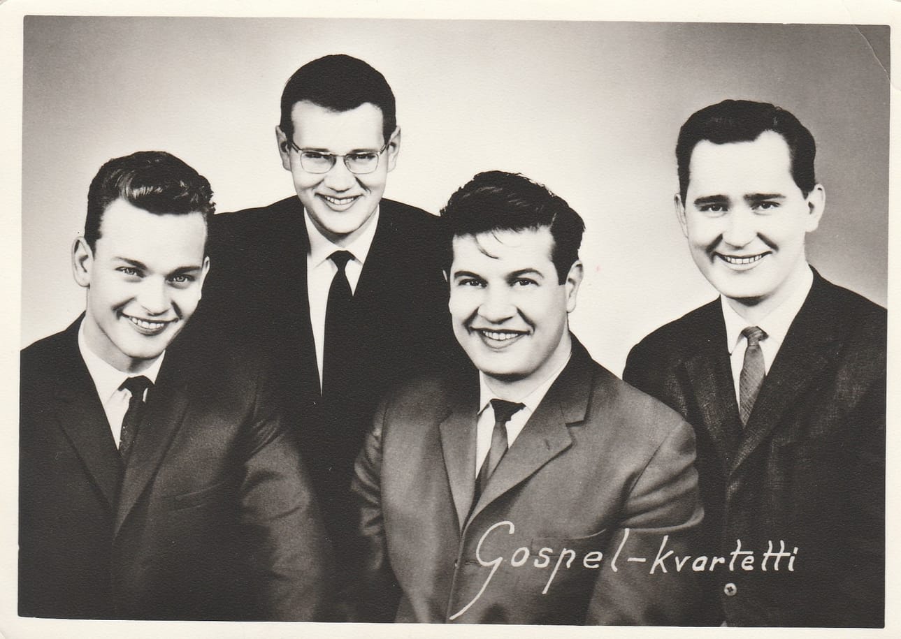 Gospel sanana esiintyi Suomessa ensi kerran 1964 perustetun Gospel-kvartetin nimessä. Yhtyeen muodostivat Kari Harri, Erkki Ahonen, Viljo Koivisto ja Juho Sainio.