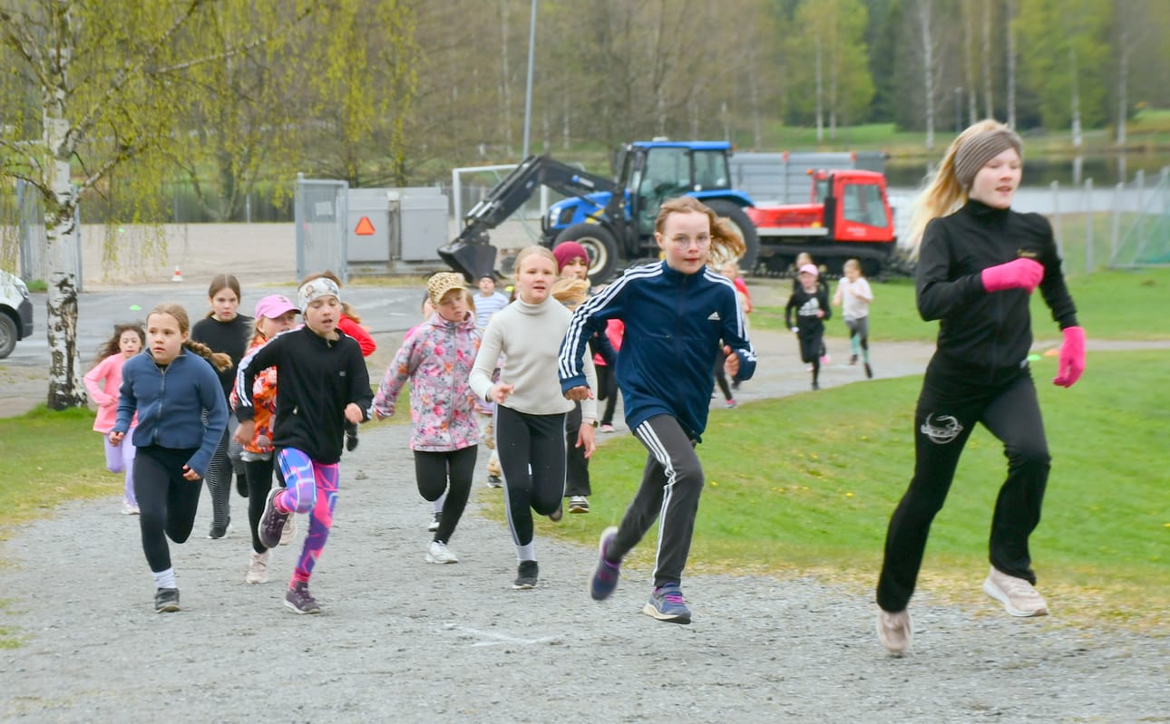 Tyttöjen 3. ja 4. luokkien mestaruustaistelu oli kärkikolmikon osalta mestaruusjuoksujen tiukimpia.