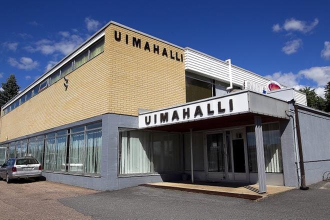 Jalasjärvellä joudutaan todennäköisesti tyytymään vanhaan uimahalliin. Arkistokuva: Jouko Hänninen