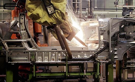 Uudenkaupungin autotehtaalla tavoitellaan tuotantoennätystä. Arkistokuva.