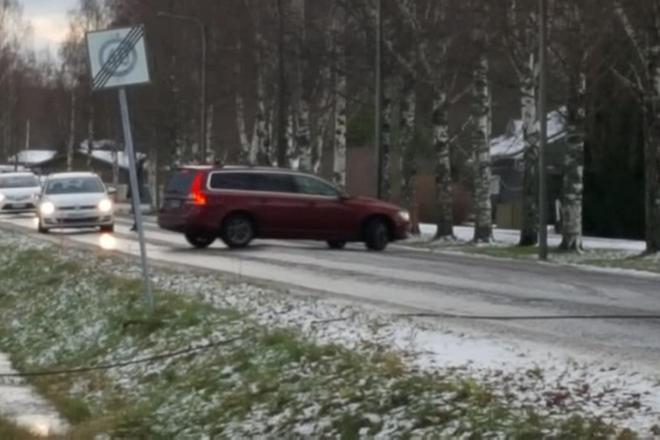 Vaaratilanne Lapualla perjantaina: Sähkökaapeli putosi ajotielle Siirilässä