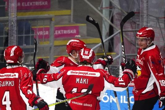 Sport-nuoret tuulettivat läpi viikonlopun.KUVAT: MARIA MÄKI