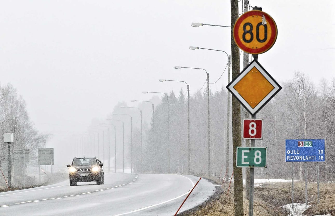 Torstain ja perjantain aikana liikennenopeudet vaihdetaan talviasentoon.