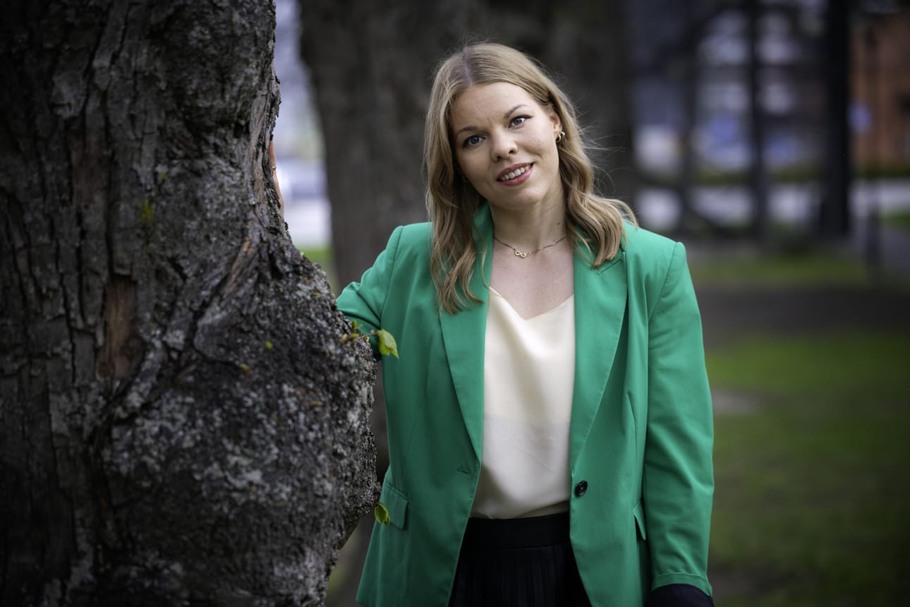 – Kirjailijan työssä parasta on itse kirjoittaminen. Tämä on minulle elämän mittainen matka, sanoo Vaasassa vieraillut kirjailija Jenni Multisilta.