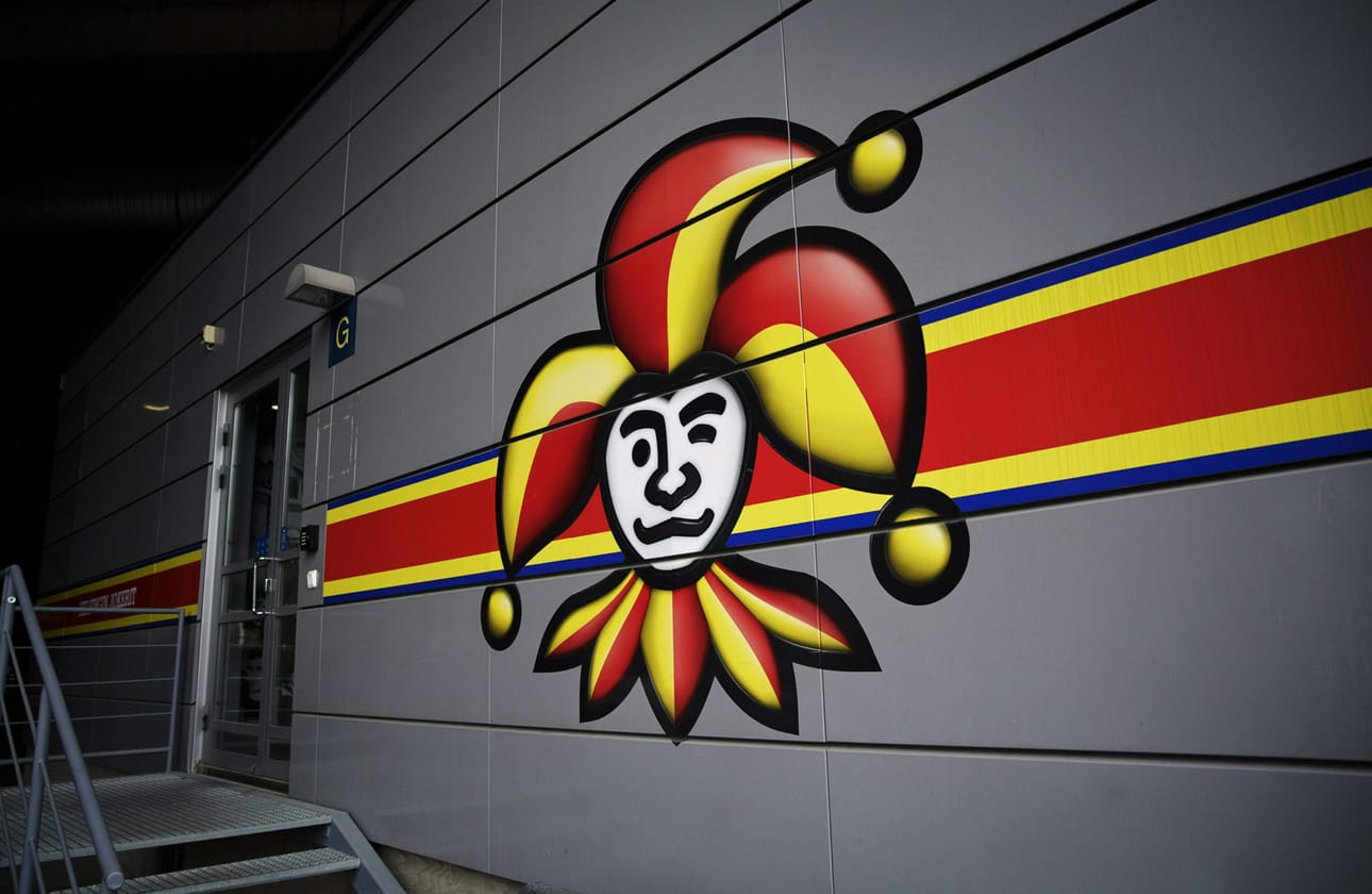 Jokerit pelasi KHL:ssä 2014-22. Se vetäytyi KHL:stä helmikuussa Venäjän Ukrainassa aloittaman hyökkäyssodan takia.