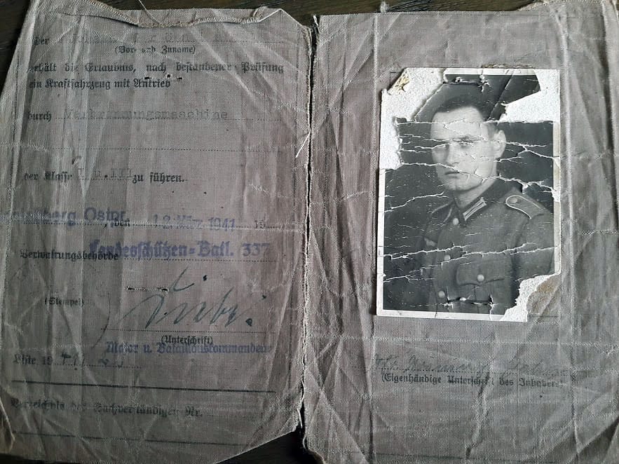 Korpraali Hans Gröning palveli Saksan armeijaa mekaanikkona, autonkuljettajana ja tarkastajana Jäämerentiellä, ennen kuin karkasi.