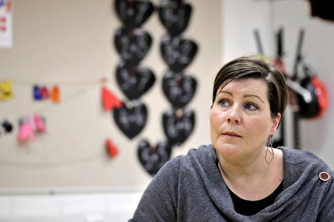 Tallinnan suomalaisen koulun rehtorina viime syksynä aloittaneen Riitta Kemppaisen mukaan Virossa juhlitaan itsenäisyyttä samalla tapaa kuin Suomessakin. KUVA: HEIKKI HAKANEN