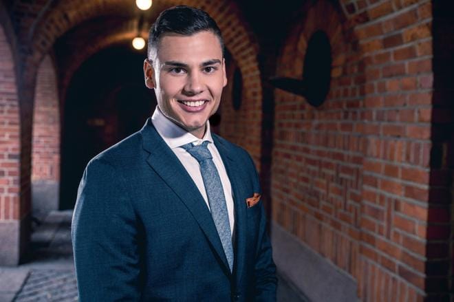 Suomen Bachelor on Christoffer Forsman. Hän työskentelee Helsingissä palomiehenä ja on myös yrittäjä. KUVA: Liv