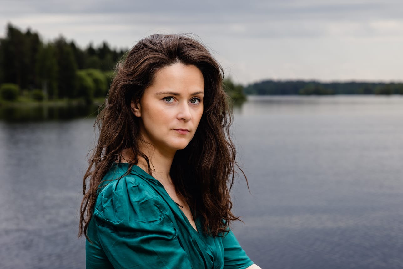 Karoliina Niskanen on kirjailija ja näyttelijä Kajaanin kaupunginteatterissa.