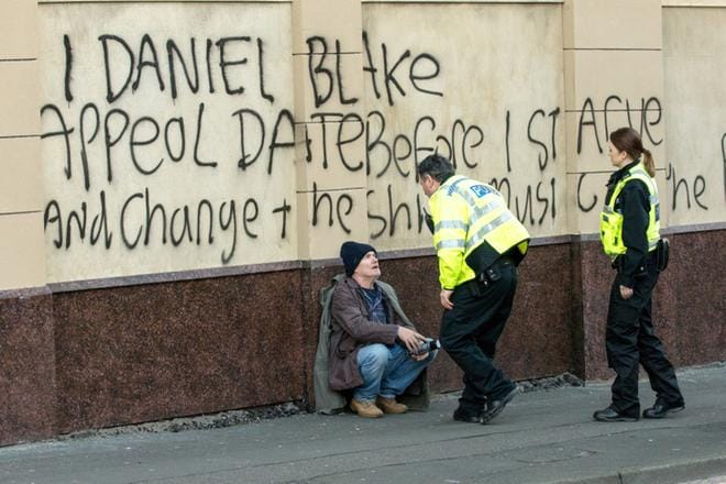 Minä, Daniel Blake kertoo 59-vuotiaasta puusepästä, joka putoaa byrokratian rattaisiin. KUVA: Yle Kuvapalvelu