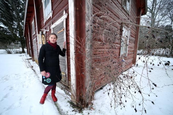 Näillä kulmilla Betty kulki. Paula Nivukoski sijoittaa romaaninsa tapahtumat lapsuutensa maisemiin Isoonkyröön. KUVAT: ANNE PUUMALA