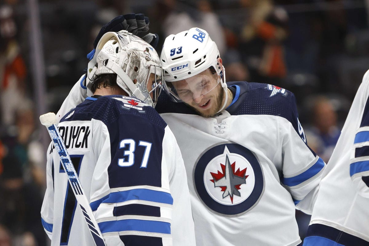 Winnipegiä saatteli röyhkeään 8–4-voittoonsa Kristian Vesalaisen ottelun ensimmäisessä erässä tekemä maali. Arkistokuva. LEHTIKUVA / Getty Images / AFP Sean M. Haffey