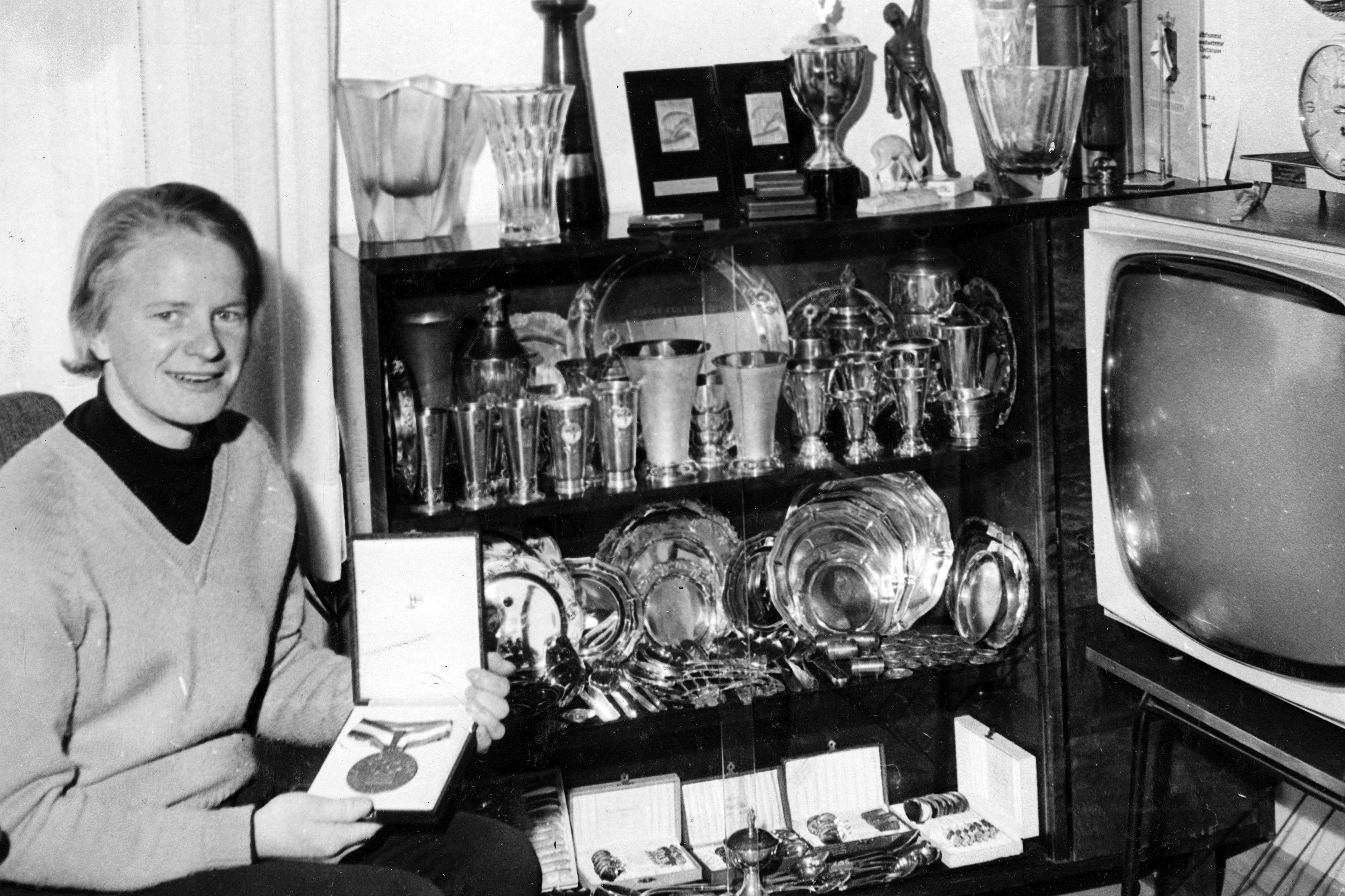 Senja Nuolikivi (o.s. Pusula) voitti kaksi arvokisojen pronssimitalia – Elämänsä kunnossa hän oli 1968, mutta olympialaisissa kohtalo puuttui peliin: "Olin sen jälkeen henkisesti kuin puu-ukko"