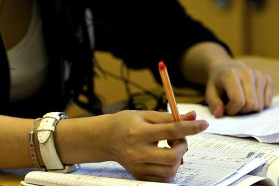 Opettajat ovat yhteiskunnallisia vaikuttajia, mutta eivät poliittisia agitaattoreita, muistuttaa kansanedustaja Pasi Kivisaari (kesk.). ARKISTOKUVA: MINNA HIRVELÄ