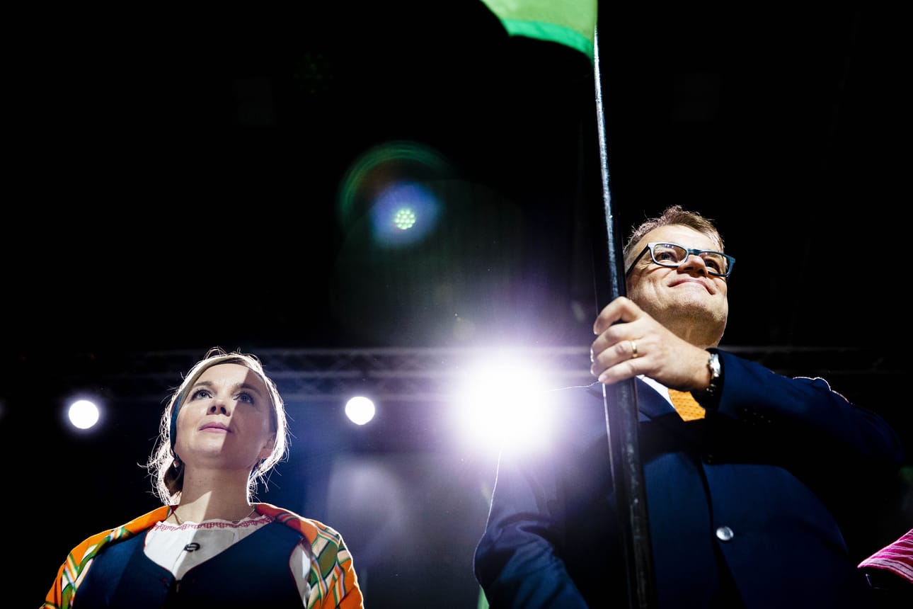 Keskustan väistyvä puheenjohtaja Juha Sipilä painotti, että hallitusohjelman kirjaukset pitää saada nopeasti voimaan.
