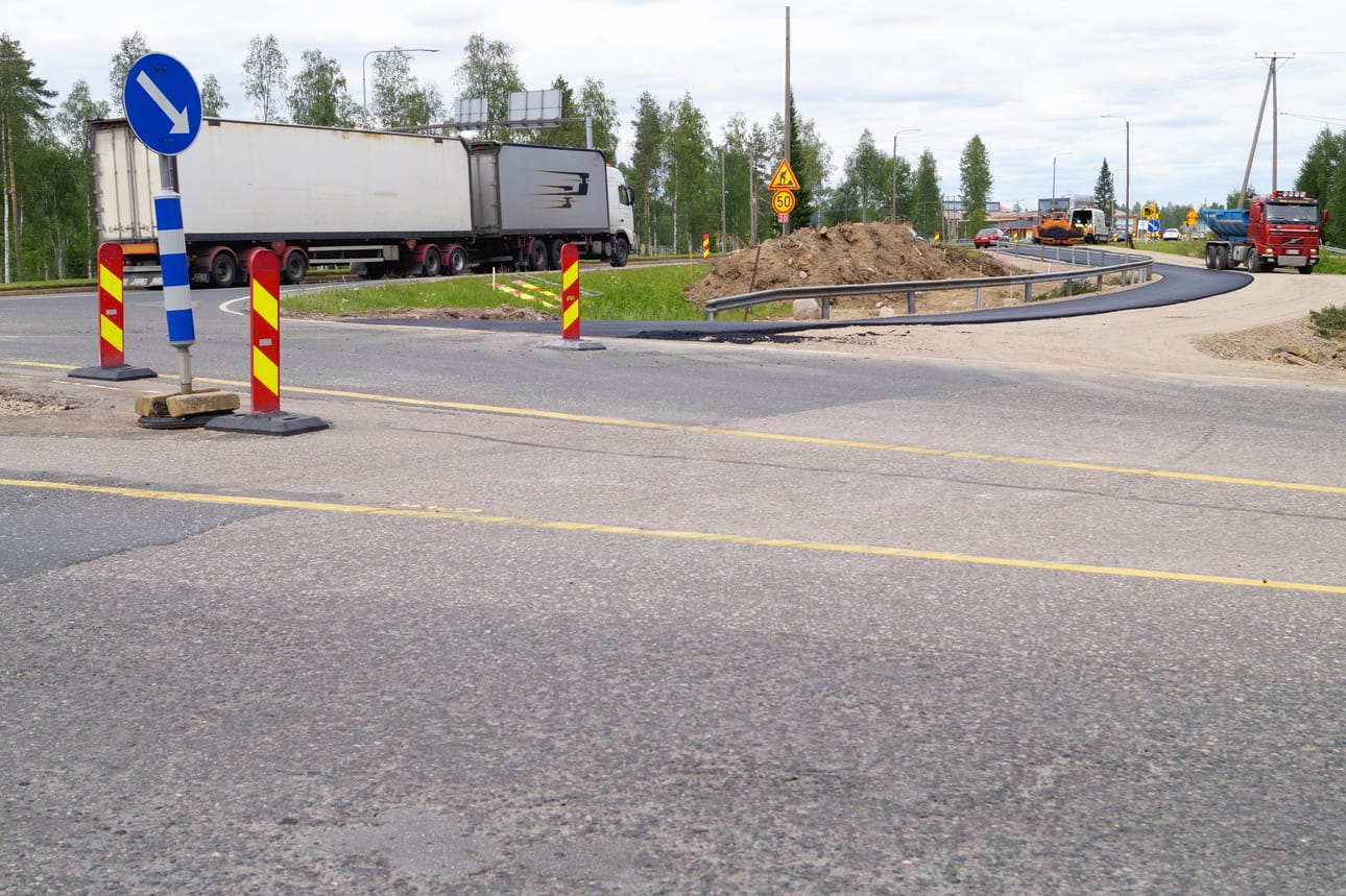 Väistötie sai asvalttipintaa päällensä.