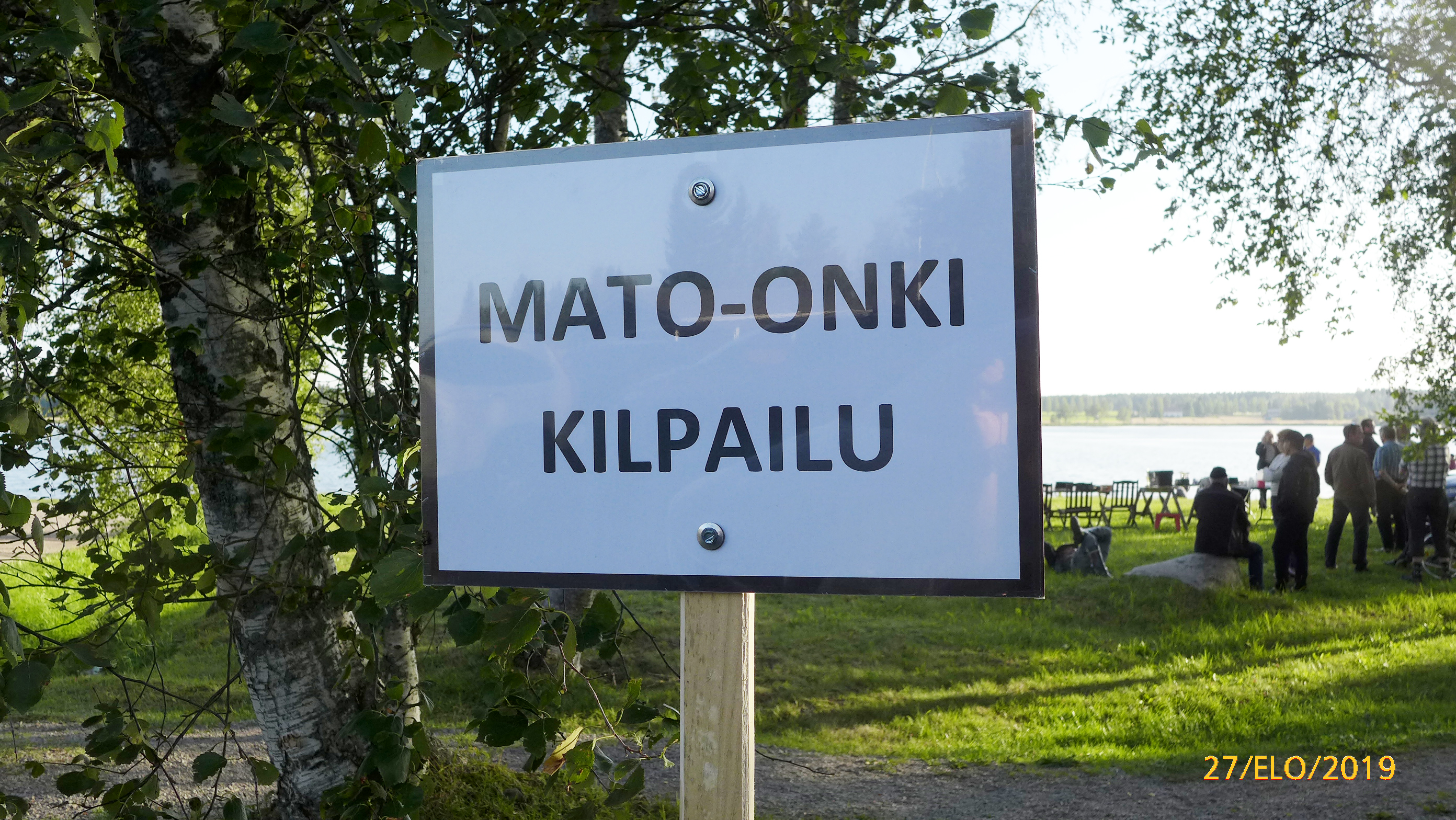 Taisto Pelkosen valmistama "kesto onkikilpailuopaste".