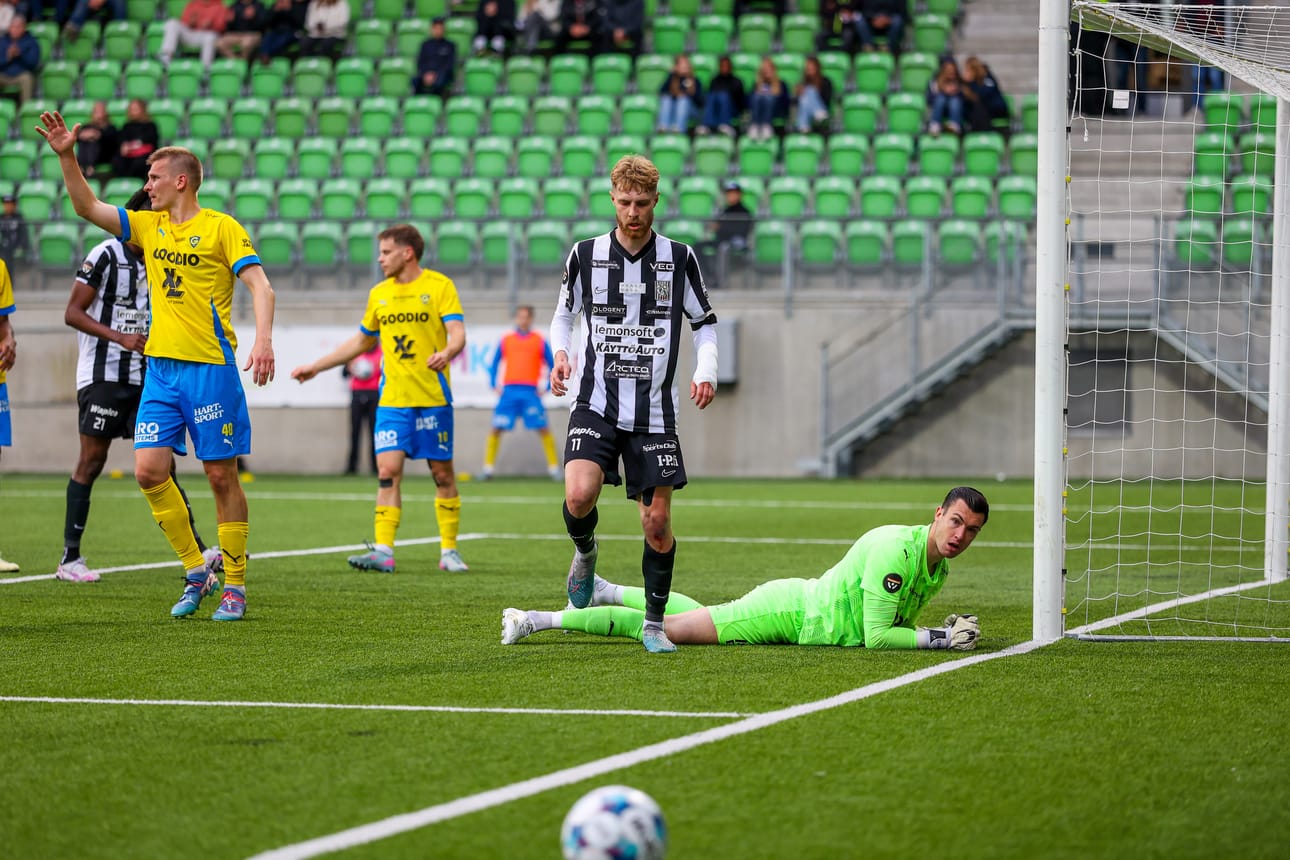 Olli Jakonen koki, etteivät pelaajatkaan saaneet selkoa hylätyn maalin tilanteesta.