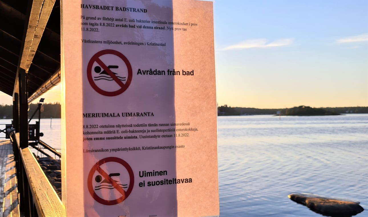 Itäpuolella Meriuimalassa sää oli kaunis eilen sunnuntai-iltana, mutta uimaan ei kannattanut mennä.