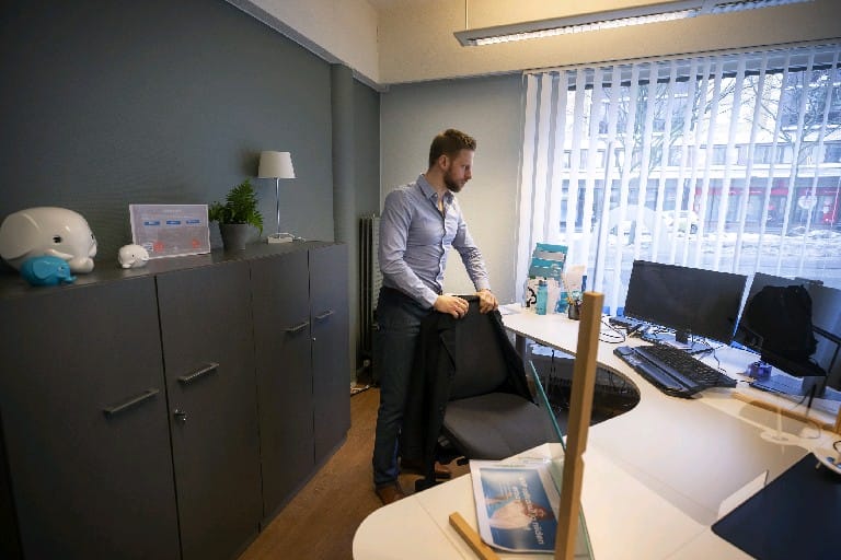 Neloskentän rouhijan Filip Riskan peliura on ohi. Tuplamaisteriksi itsensä opiskellut Riska aloittaa huhtikuun alussa rahoituspäällikön työn.