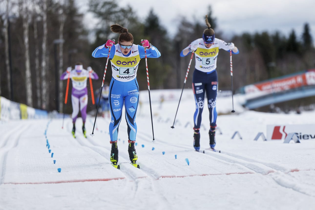 Eevi-Inkeri Tossavainen tuuletti kirikamppailun voittoa, Johanna Matintalo joutui pettymään.