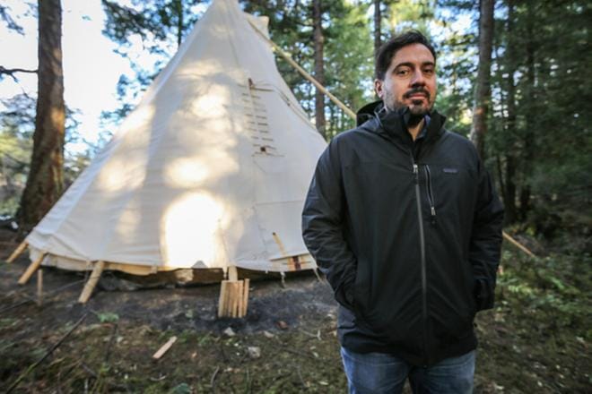 Facebookia kritisoi muun muassa yrityksen entinen työntekijä Antonio Garcia Martinez. Kliseiseltä tuntuu hänen kuvaamisensa luonnossa. KUVA: Yle Kuvapalvelu