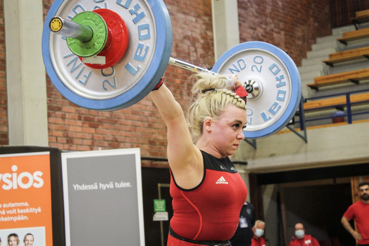 Anette Kirkanen nosti hopeaa 55-kiloisissa.