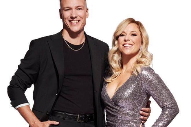 Krista Siegfridsin ja tanssiopettaja Anssi Heikkilän kemiat ovat kohdanneet saumattomasti. – Meillä on sama positiivinen asenne, sama energia ja harjoituksissa on tosi hauskaa. KUVAT: MTV3