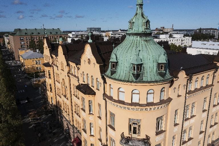 Nykyään rakennus on viisikerroksinen.