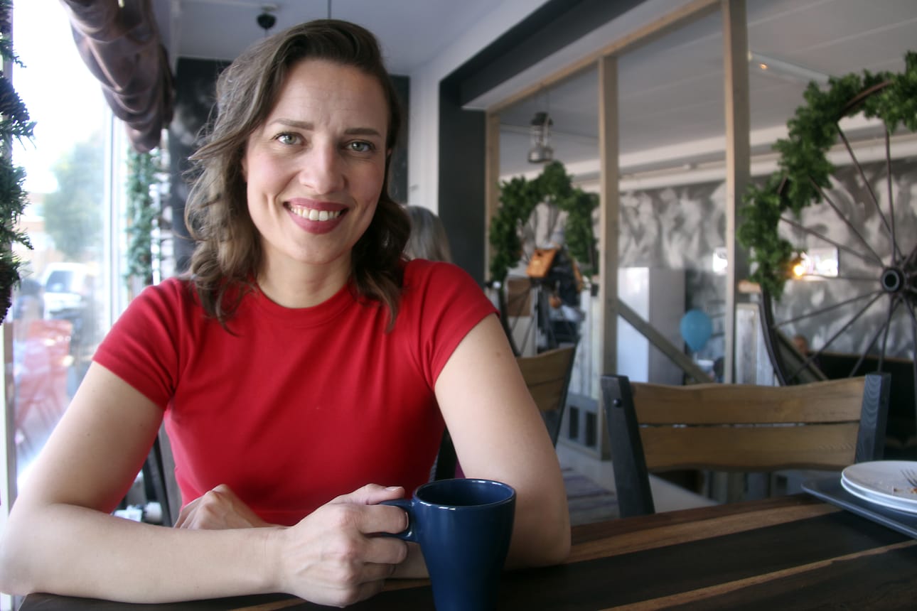 Oulaistelaislähtöinen popkanteletar Ida Elina, eli Päivi Kujanen, nähdään helmikuussa Oulu2026-kulttuuripääkaupunkivuoden Oulaisten ja Haapaveden paikallistapahtumassa esiintymässä. Kesällä hän on mukana Haapaveden Folkeilla.