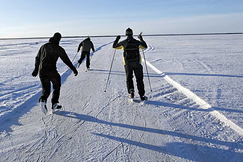 Retkiluistelu on mainiota liikuntaa.