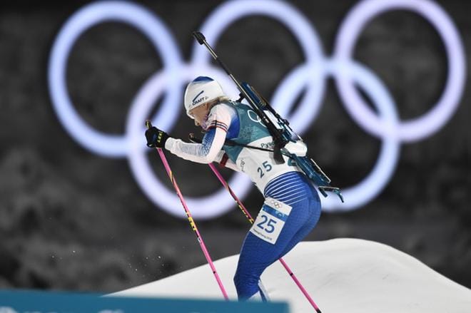 Kaisa Mäkäräisen suoritus ja muut tiistaina olympialaisten ohjelmassa olleet hiihtokilpailut kiinnostivat suomalaisia niin paljon, että useiden kuntien verkkopalvelimet ruuhkautuivat. KUVA: Filip Singer / EPA