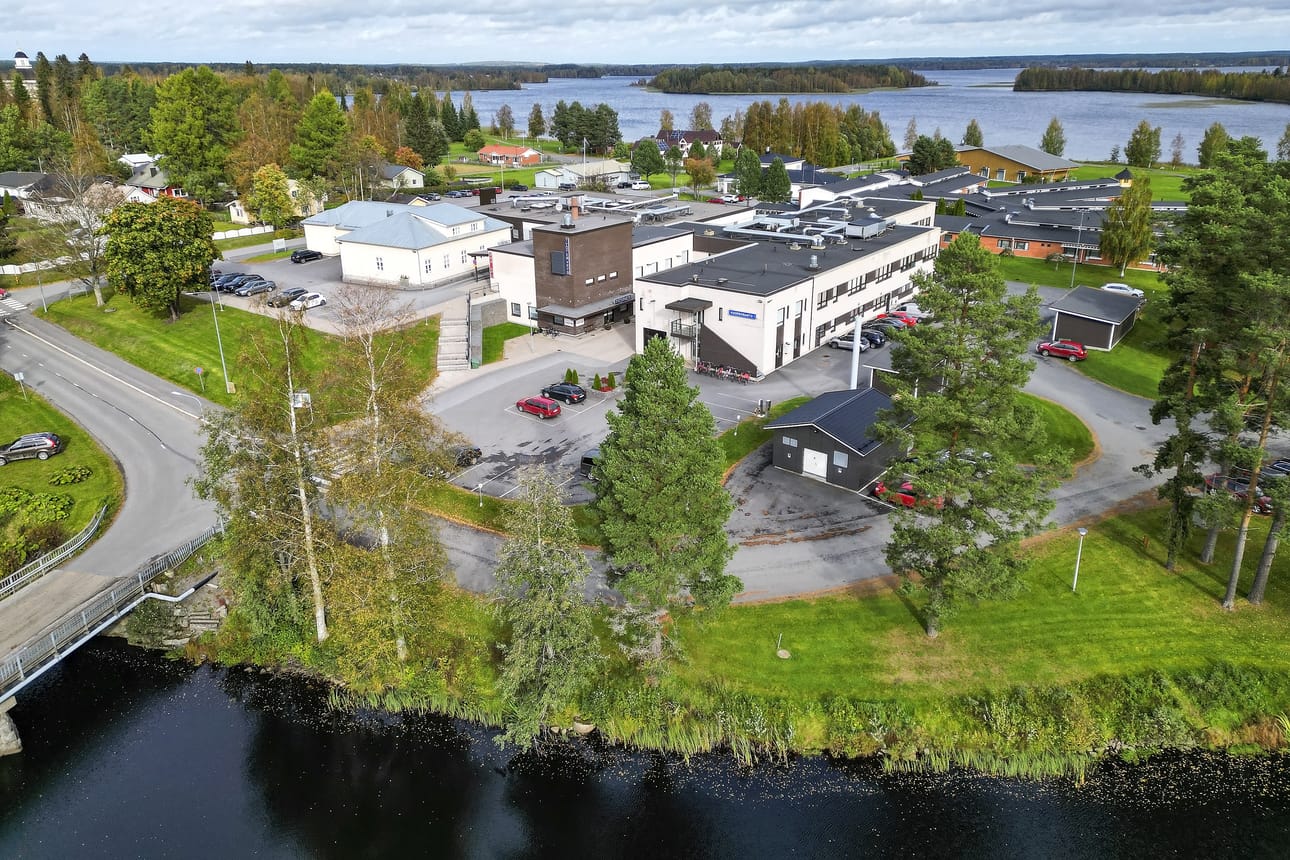 Etelä-Pohjanmaan hyvinvointialueen on siirryttävä mahdollisimman nopeasti viiden sosiaali- ja terveyskeskuksen malliin. Jatkavina sote-keskuksina olisi esityksen mukaan edelleen myös Alajärvi.