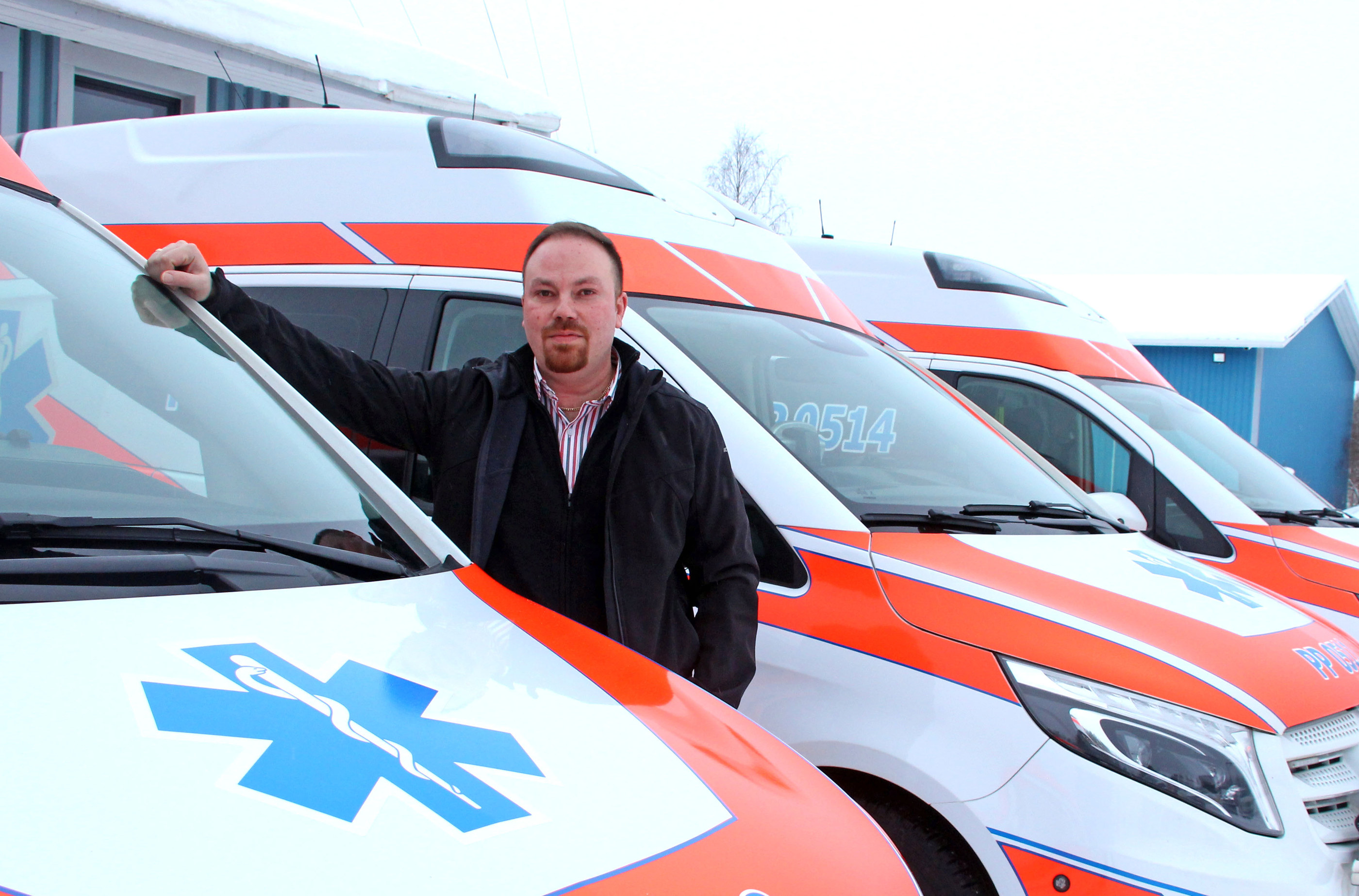 Ympärivuorokautisessa lähtövalmiudessa olevaan ambulanssiryhmittymään kuuluvan Inotsa Oy:n yrittäjä Toni Långström toimii myös Suomen Sairaankuljetusliiton vpj:na. Hän toivoo soteuudistuksen pääsevän maaliinsa, jotta henkisesti ja fyysisesti raskaaseen työhön asennoituneet työntekijät voisivat luottaa tulevaisuuteen.