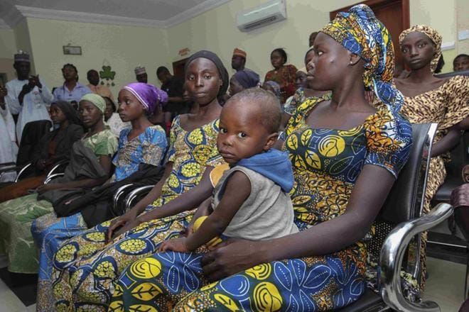 Boko Haramin vankeudesta pelastettiin 21 tyttöä Nigeriassa vuonna 2016. KUVA: EPA
