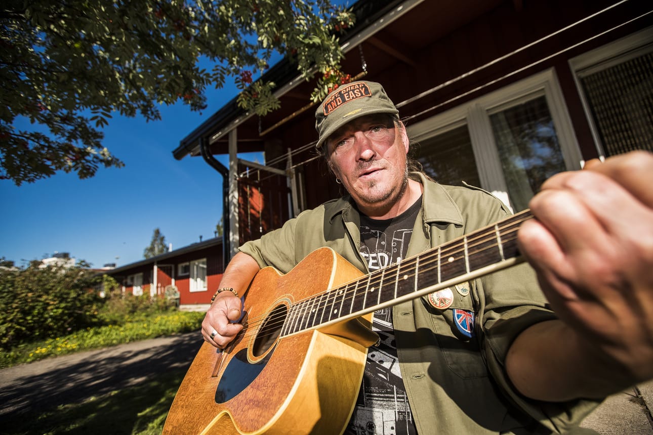 Ilkka Nordström kirjoittaa edelleen laulutekstejä ja haaveilee punkbändistä. – Jos joku tulee ja sanoo, että olisi reenit, lähden heti mukaan, hän sanoo.