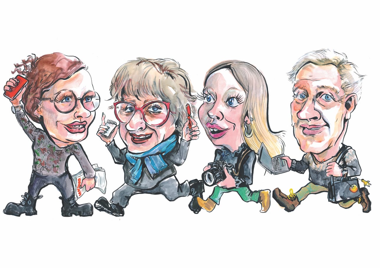 Taiteilija Tessa Astren näkemys Rantalakeuden porukasta koristaa rundin visuaalista ilmettä. Kuvassa päätoimittaja Henna Lammi, toimittaja Heli Rintala, toimittaja Emilia Tiitto ja asiakkuuspäällikkö Sami Saari.