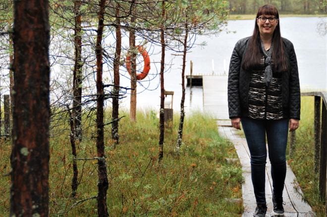 Lähihoitaja Tarja Parkatti on valittu jo neljästi tänä vuonna Vuoden henkilöksi. Suupohjan Vuoden nainen, Vuoden pohjalainen, Vuoden jääraapan saaja ja nyt Vuoden lääkitysturvallisuuden vaikuttaja. KUVA: OLLI PURSIAINEN