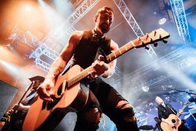 Lauri Tähkä esiintyy lauantaina Botniahallissa. KUVA: ANTTI YRJÖNEN