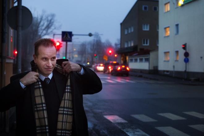 Koulutoimenjohtaja Juha-Pekka Lehmus paiskii töitä vuoden vaihtumiseen saakka Vaasassa. Sitten hän siirtyy sivistystoimenjohtajaksi Raisioon. KUVA: MINNA ANTILA