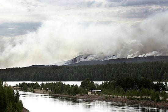 Ruotsin laajat metsäpalot alkavat olla hallinnassa.