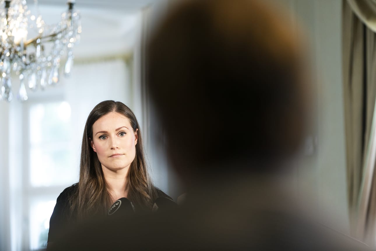 Pääministeri Sanna Marin (sd.) on ollut kansan keskuudessa äärimmäisen suosittu pääministeri, mutta hänen railakas juhlimisensa jakaa kansan mielipiteitä jyrkästi.