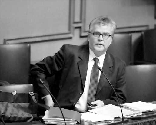 Alue- ja kuntaministeri Martti Korhosen vastuulla on aluehallinnon uudistus.